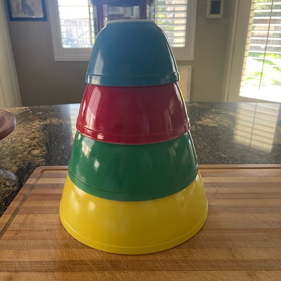 Vintage Pyrex Primary Color Mixing Bowl Set - Picture 2 of 10
